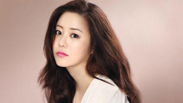 Go Hyun Jung ly hôn vào năm 2003 và bị tước quyền nuôi con.