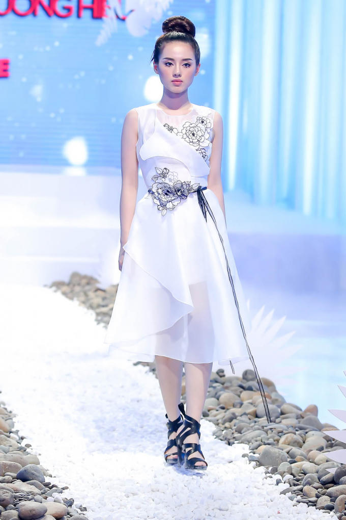 Minh T&uacute; lớn tiếng khuy&ecirc;n Lan Khu&ecirc;