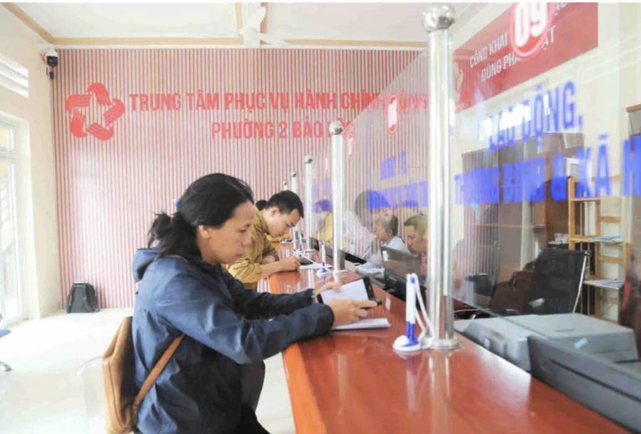 Việc thành lập Tổ kiểm tra tại các Văn phòng Đăng ký đất đai nhằm xử lý các tồn tại, vướng mắc tránh gây phiền hà cho người dân. Ảnh: Phúc Khánh