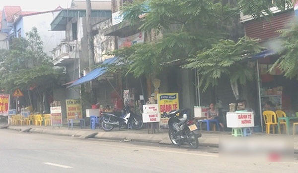 Bánh tẻ Sơn Tây là món đặc sản được các du khách đến thưởng thức và mang về làm quà.