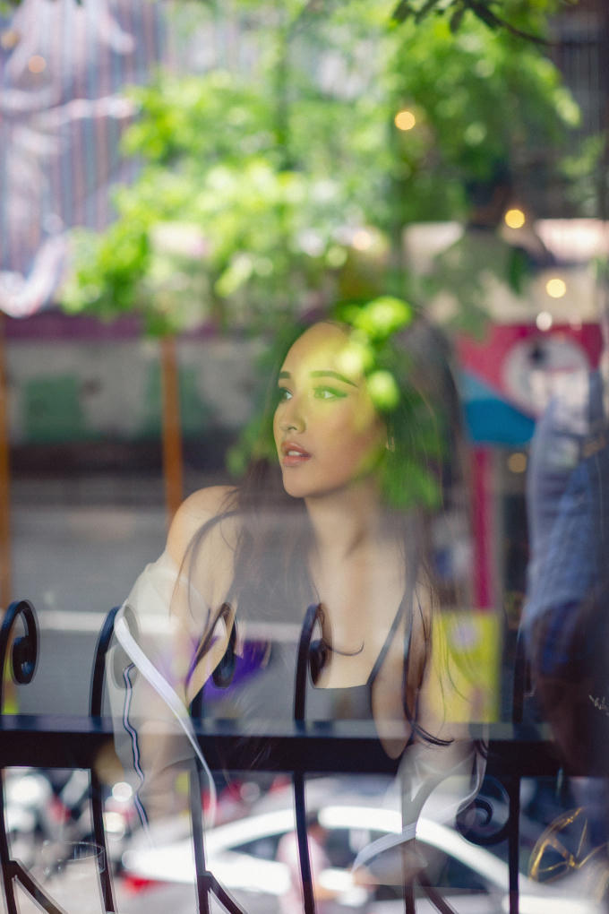 Mai Phương Thu&yacute; đẹp mặn m&agrave; sau 12 năm đăng quang Hoa hậu Việt Nam