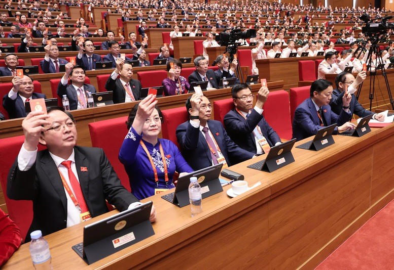 Đại biểu biểu quyết thông qua Quy chế làm việc của Đại hội - Ảnh: VGP/Nhật Bắc.