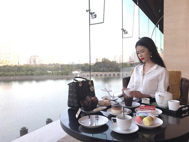 Cuộc sống sang chảnh, xa hoa của 4 cô nàng xinh đẹp trong Hội con nhà giàu Việt Nam