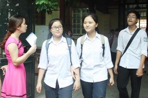Thí sinh Hà Nội tham gia kỳ thi vào lớp 10 sáng nay. (Ảnh: Giáo dục Thời đại)