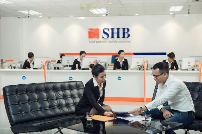 Ngoài việc cấp tín dụng, SHB cũng hỗ trợ, tư vấn cho khách hàng lựa chọn hình thức trả nợ gốc, lãi vay linh hoạt căn cứ vào khả năng chi trả của khách hàng, đảm bảo quản lý dòng tiền hiệu quả.