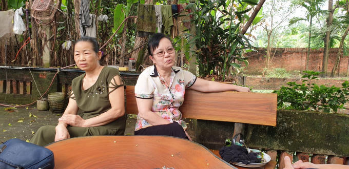 Người dân tổ dân phố Đại Phong ngao ngán về chuyện làm đường, làm sân vui chơi của các "quan" TX Phổ Yên. Họ nói rằng, mưa thì cứ ngập đường, họ không có lối vào nhà, ở trên không rõ các "quan" có thấu. Ảnh Chí Kiên.