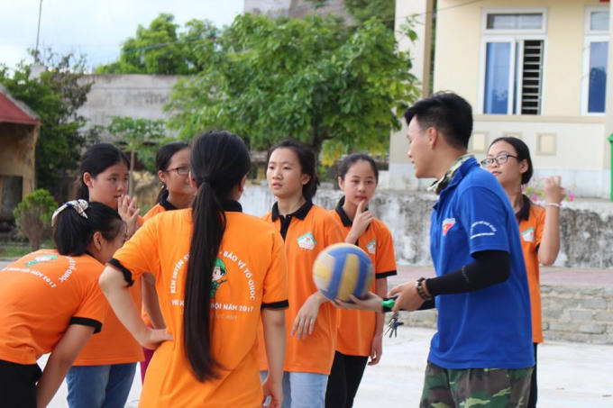 Trò chơi thể thao bổ ích luôn được các học viên nhí yêu thích.