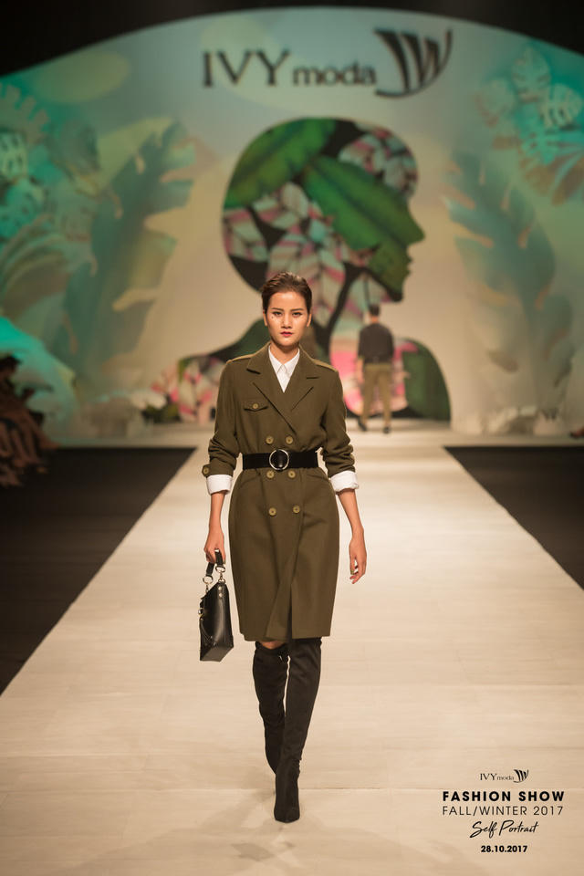 Self Portrait - bức tự họa g&acirc;y m&ecirc; say m&ugrave;a mốt thu đ&ocirc;ng 2017