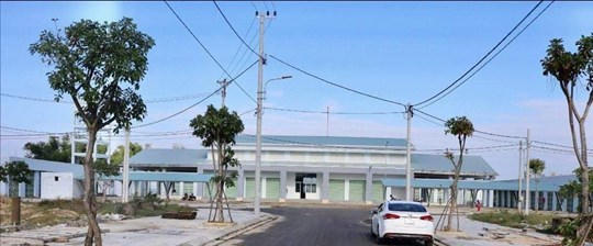 Khu phố Chợ Điện Nam Bắc do Công ty Cổ phần Đầu tư phát triển đô thị Đất Quảng - Quảng Nam làm chủ đầu tư xây dựng.