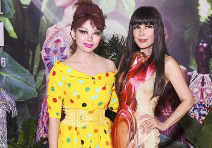 Nữ ca sĩ Nhật Hạ khoe kh&eacute;o bờ vai trần thon thả