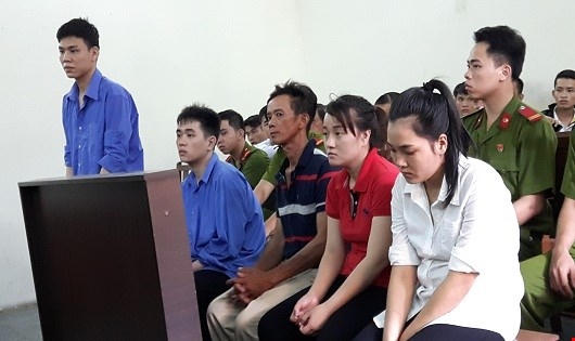 Bênh chị họ mà cả đoàn anh em, họ hàng phải vào tù.