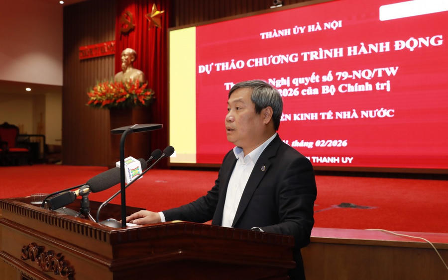 Chủ tịch UBND Thành phố Vũ Đại Thắng trình bày dự thảo Chương trình hành động của Ban Thường vụ Thành ủy Hà Nội thực hiện Nghị quyết số 79-NQ/TW của Bộ Chính trị.