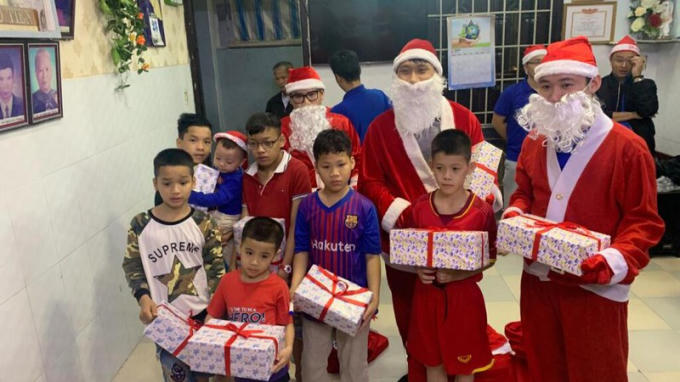 Những đội nhóm thiện nguyện đêm Sài Gòn.