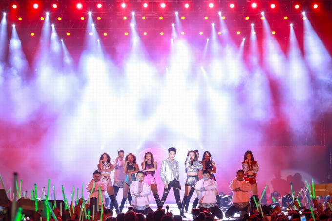 Noo Phước Thịnh khiến 20 nghìn khán giả Hà Nội