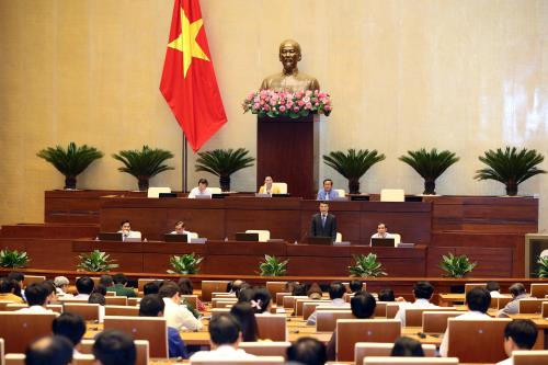 Thống đốc NHNN Lê Minh Hưng giải trình các kiến nghị của đại biểu Quốc hội.