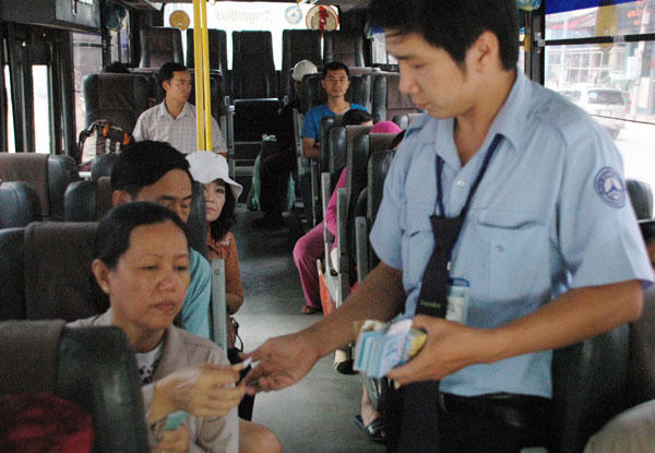 C&aacute;ch b&aacute;n v&eacute; thủ c&ocirc;ng khiến sản lượng h&agrave;nh kh&aacute;ch đi xe bu&yacute;t kh&ocirc;ng được t&iacute;nh to&aacute;n s&aacute;t với thực tế.