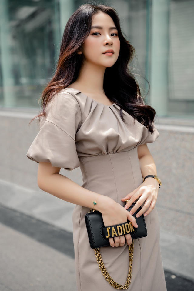Cô nghĩ ở thời điểm hiện tại, mình còn khá trẻ nên muốn sống chậm lại và chọn đi đúng hướng hơn.