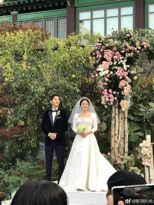 To&agrave;n cảnh đ&aacute;m cưới Song Hye Kyo - Song Joong Ki