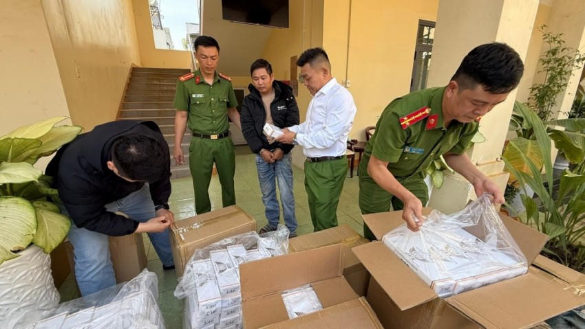 Đối tượng Hải cùng tang vật.