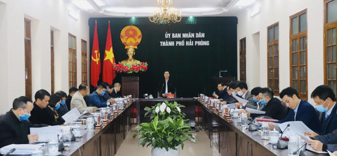 Chủ tịch UBND TP Nguyễn Văn Tùng phát biểu tại cuộc họp với các doanh nghiệp vào ngày 17/12/2020