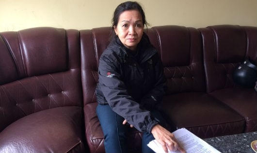 Bà Cú phản ánh vụ việc với phóng viên.