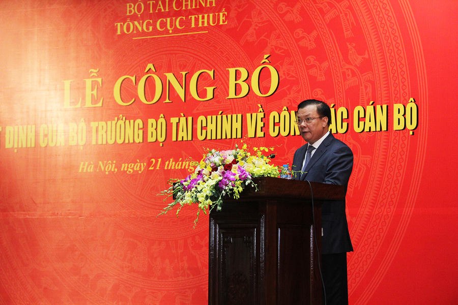 Bộ trưởng Bộ Tài chính Đinh Tiến Dũng phát biểu tại buổi lễ