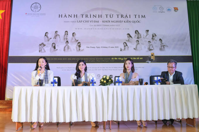 Maya hội ngộ Hoa hậu Mỹ Linh tại Nha Trang