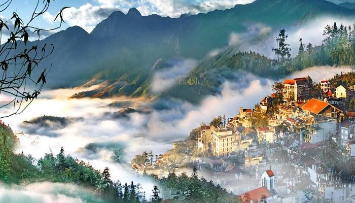 Sa Pa là nơi thu hút khách du lịch nhất toàn tỉnh.