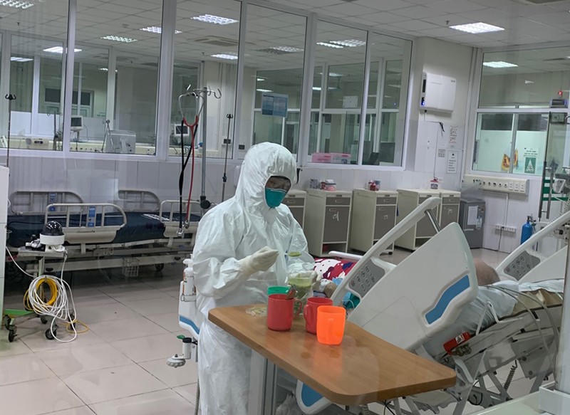 Ảnh: Bên trong khu cách li điều trị bệnh nhân mắc Covid-19 - Ảnh 10.