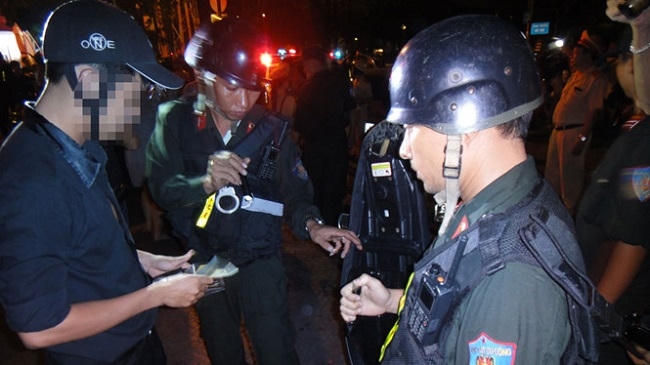 Lực lượng công an trong một đợt ra quân trấn áp tội phạm (Ảnh: Nguyên Bảo).