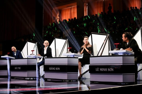 Với chất liệu vui tươi, tràn đầy năng lượng, Và tôi đi của Thế Lân đã khiến bộ tứ HLV "đứng ngồi không yên".