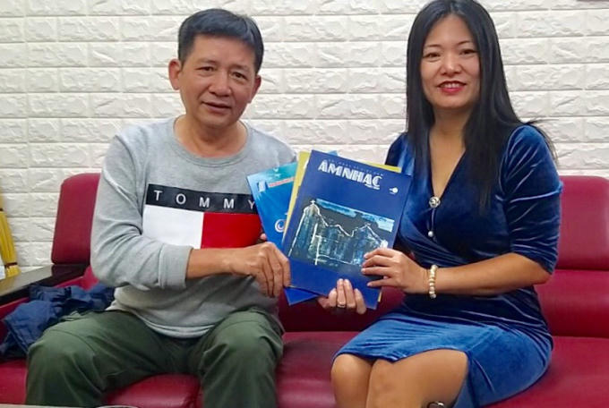 Thơ nhạc sỹ Trần Lệ Chiến (phải) được nhiều nhạc sỹ chọn phổ nhạc.