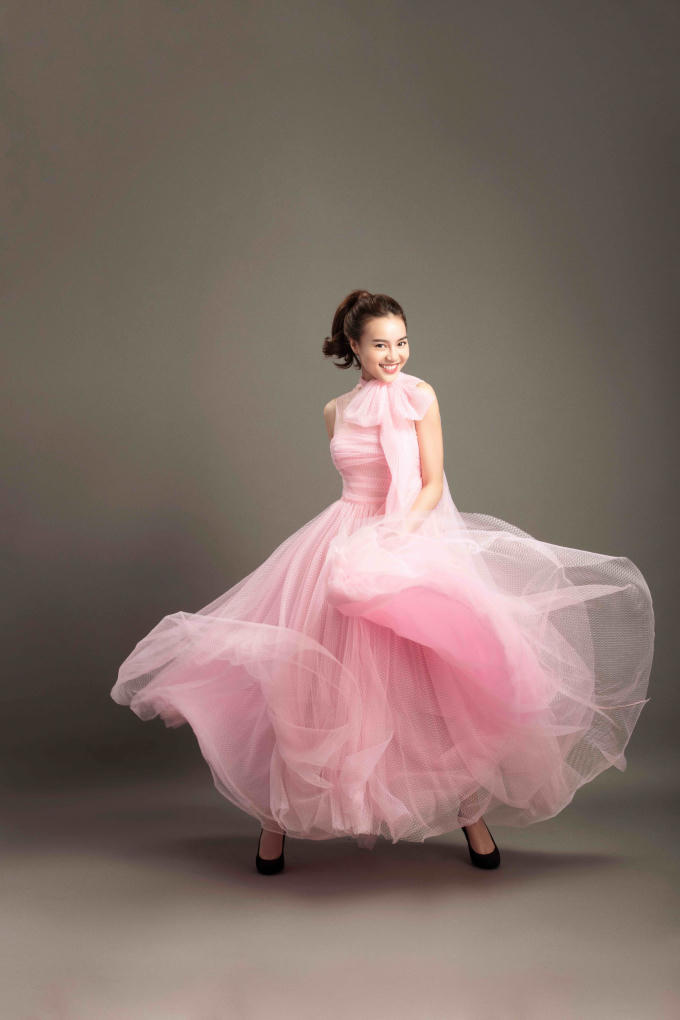 Ninh Duong Lan Ngoc - vien ngoc da sac - Photo by Jundat (3).