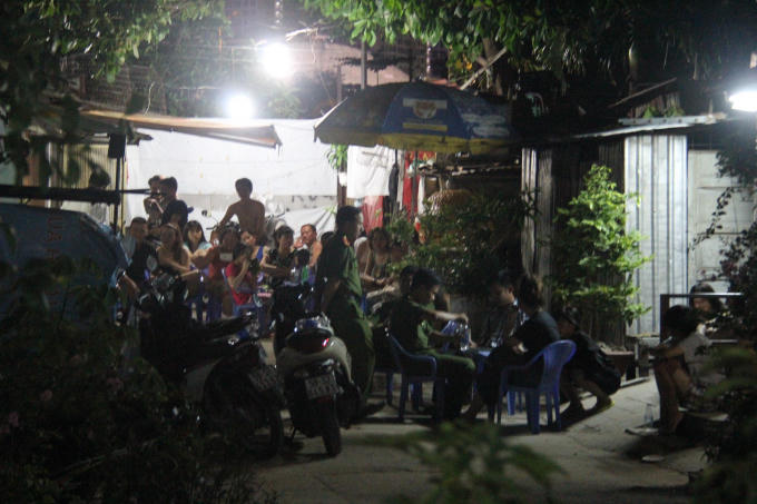 Lực lượng chức năng có mặt tại hiện trường.