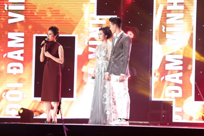 Thần tượng Bolero 2017 tập 7: Lệ quyên chắp tay