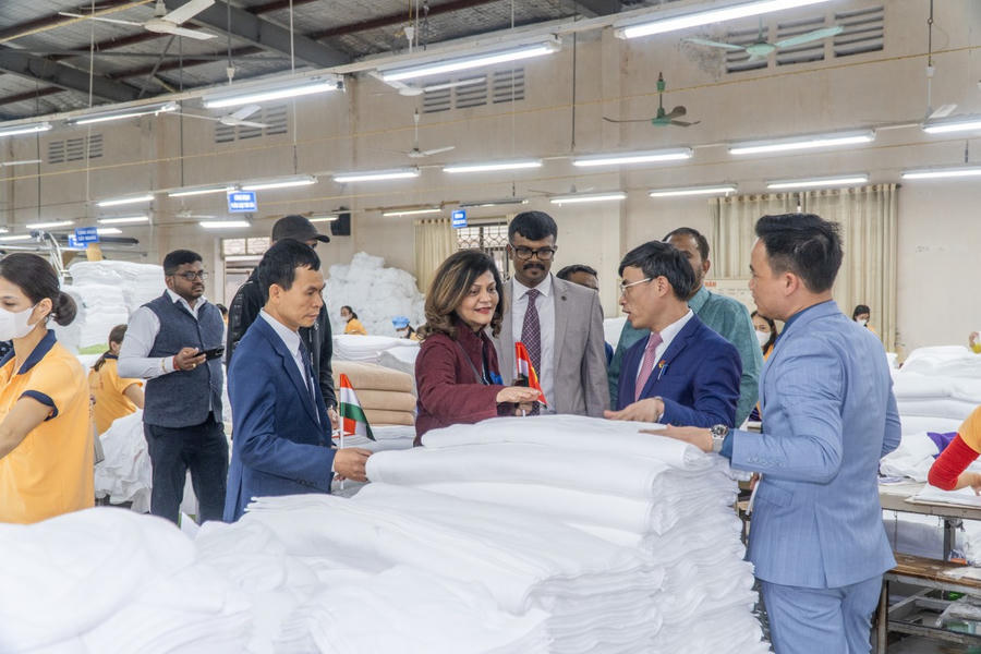 Đoàn công tác tham quan 3 nhà máy trong hệ sinh thái Bitexco Nam Long.