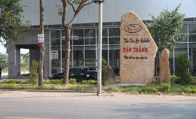 Quyết định tháo dỡ công trình vi phạm phía sau tảng đá mang tên