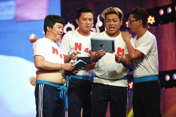 Làng hài mở hội: Hát cải lương, đội Ngũ Sắc vẫn khiến Trần Thành, Việt Hương cười ngất