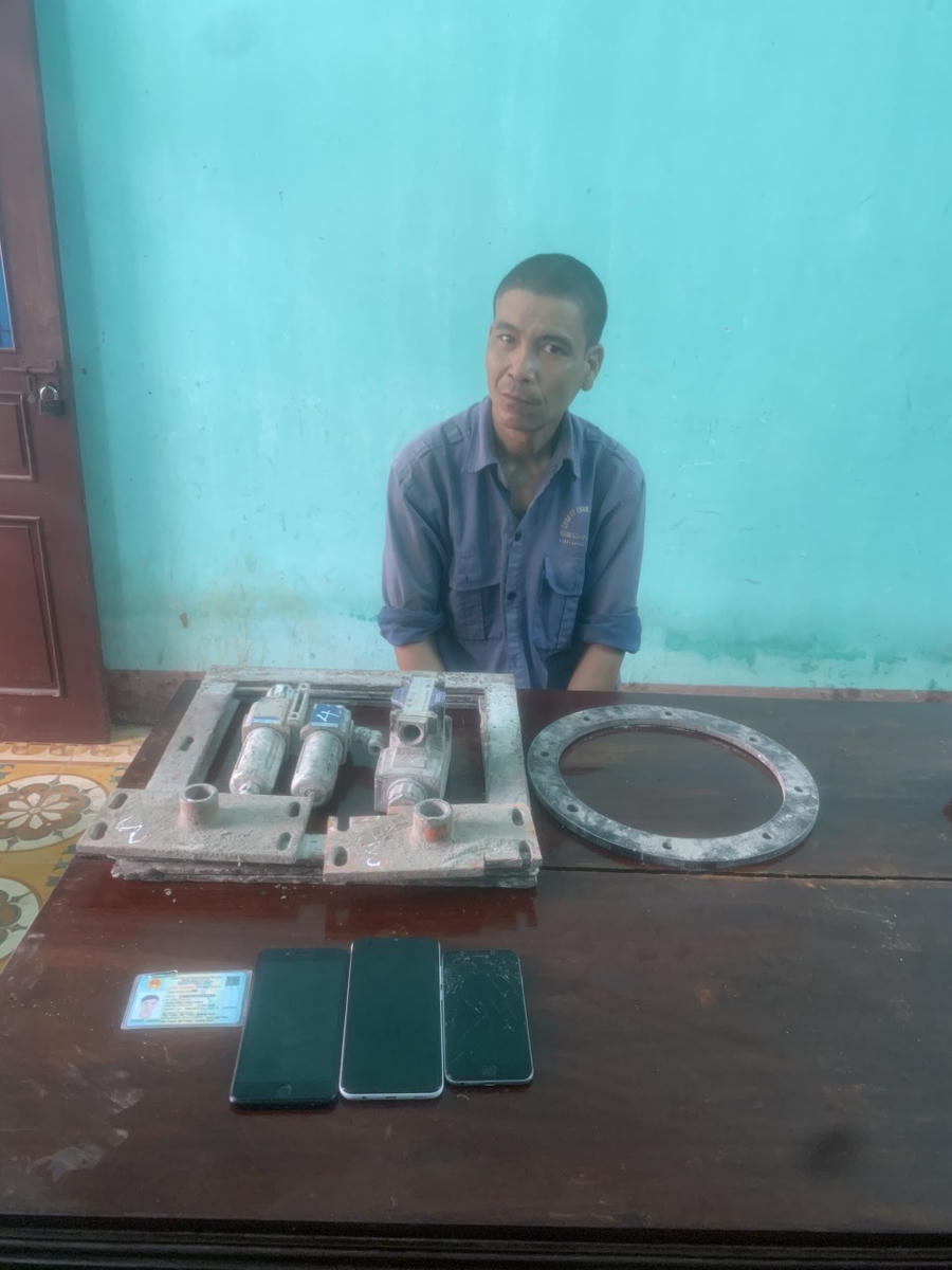 Đối tượng Nguyễn Văn Hiện cùng tang vật