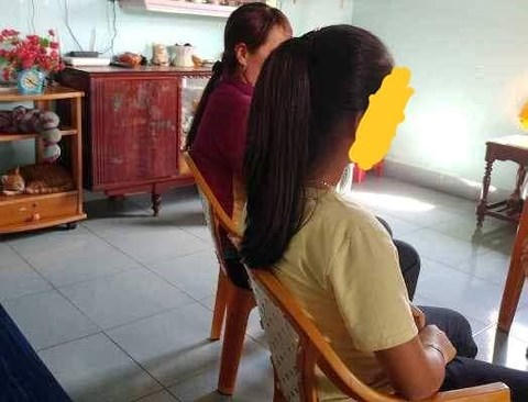 Ch&aacute;u Y&nbsp;&aacute;o v&agrave;ng.