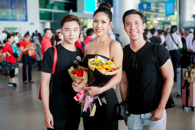 &Aacute; hậu Nguyễn Thị Loan rạng rỡ trở về nước sau cuộc thi Miss Univese 2017
