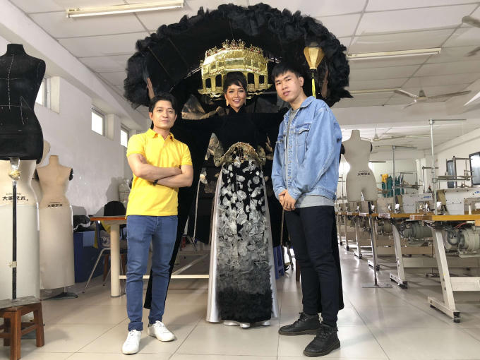 Hoa hậu H&rsquo;hen Ni&ecirc; lựa chọn trang phục d&acirc;n tộc đến với Miss Universe