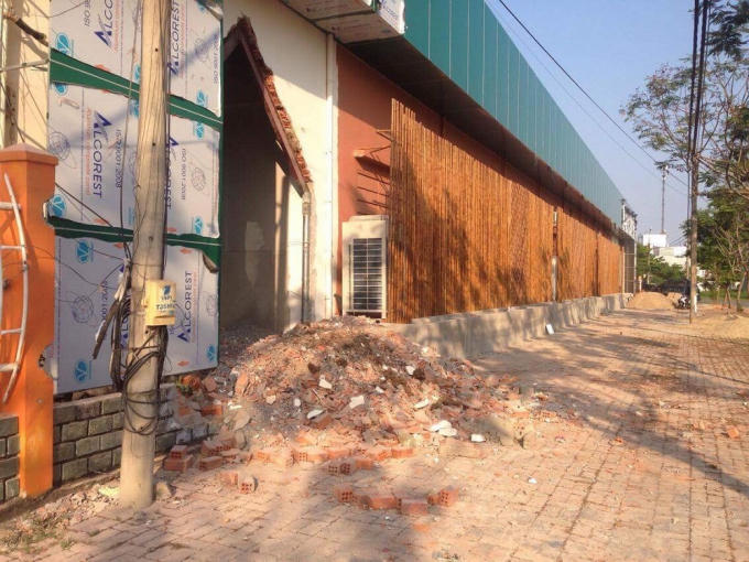 Chủ đầu tư xin gia hạn 20 ngày, sau khi UBND phường Hòa Xuân đề nghị tự tháo dỡ công trình số 03 Phạm Hùng.