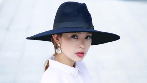 Nữ ca sĩ, diễn viên Minh Hằng.