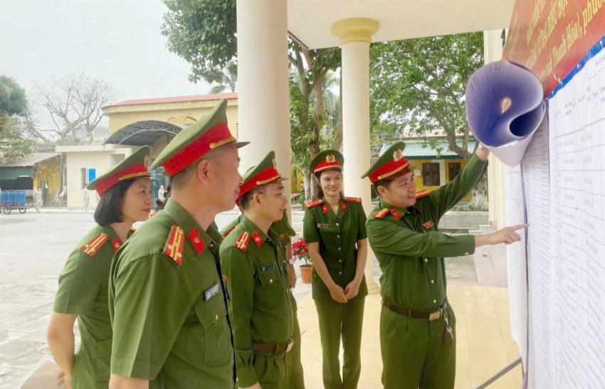 Công tác rà soát, lập danh sách cử tri, thông tin cử tri được tiến hành công khai theo quy định.
