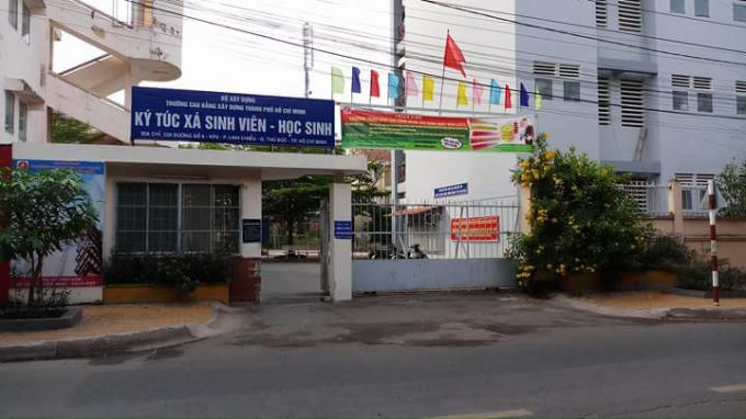 Ký túc xá trường Cao đẳng xây dựng TP HCM, nơi xảy ra vụ việc.