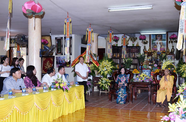 Nhân dịp này, Trưởng ban Dân vận Trung ương Trương Thị Mai gửi lời chúc tới các vị trong Hội đồng Chứng minh, Hội đồng Trị sự, các hòa thượng, tăng ni, phật tử cả nước luôn mạnh khỏe, an lạc.