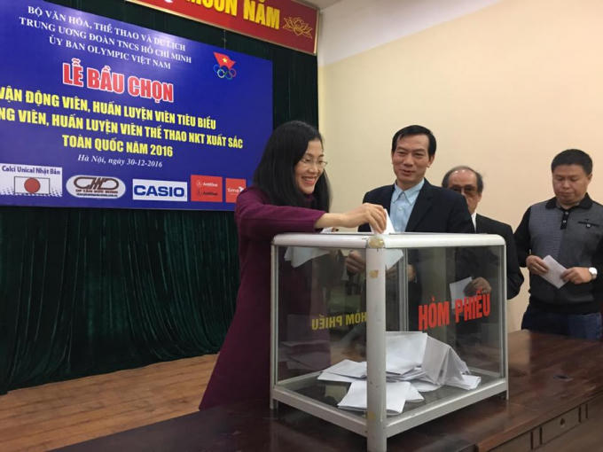 Những lá phiếu bình chọn của các phóng viên, nhà báo tại Hà Nội.