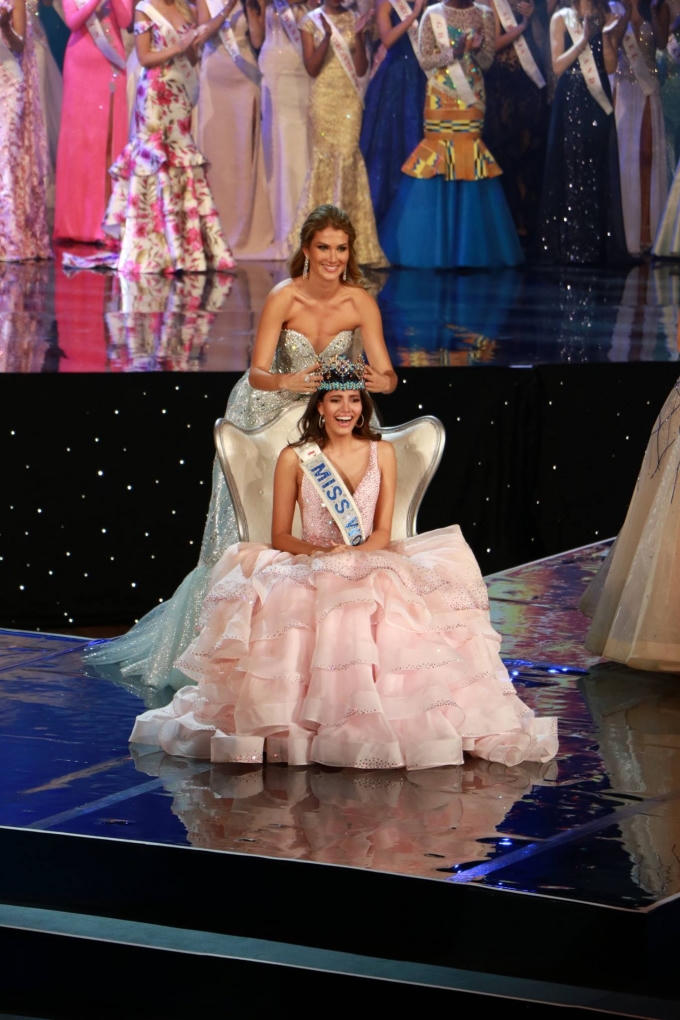 Người đẹp Puerto Rico trở thành chủ nhân của chiếc vương miện Hoa hậu Thế giới 2016.