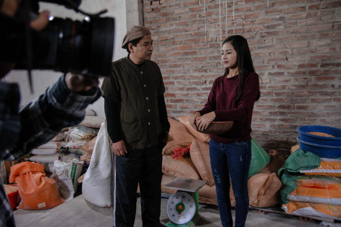 Bích Ngọc năm nay mình 19 tuổi, hiện đang là sinh viên trường Đại học Ngoại thương Hà Nội. Cô nàng này sinh ngày 8/10/1997 đến từ Hải Dương.